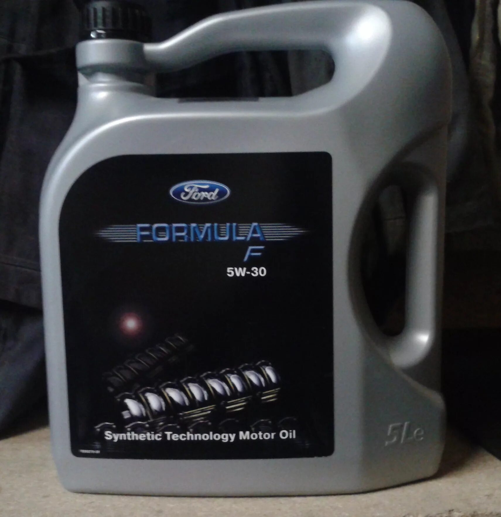 Можно заливать масло 5w 30. Масло Formula f на Ford Fusion 1.6. Масло 5w30 для Форд фокус 2. Ford Formula f 5w30 полусинтетика. Масло Форд 5w30 5л новая канистра.