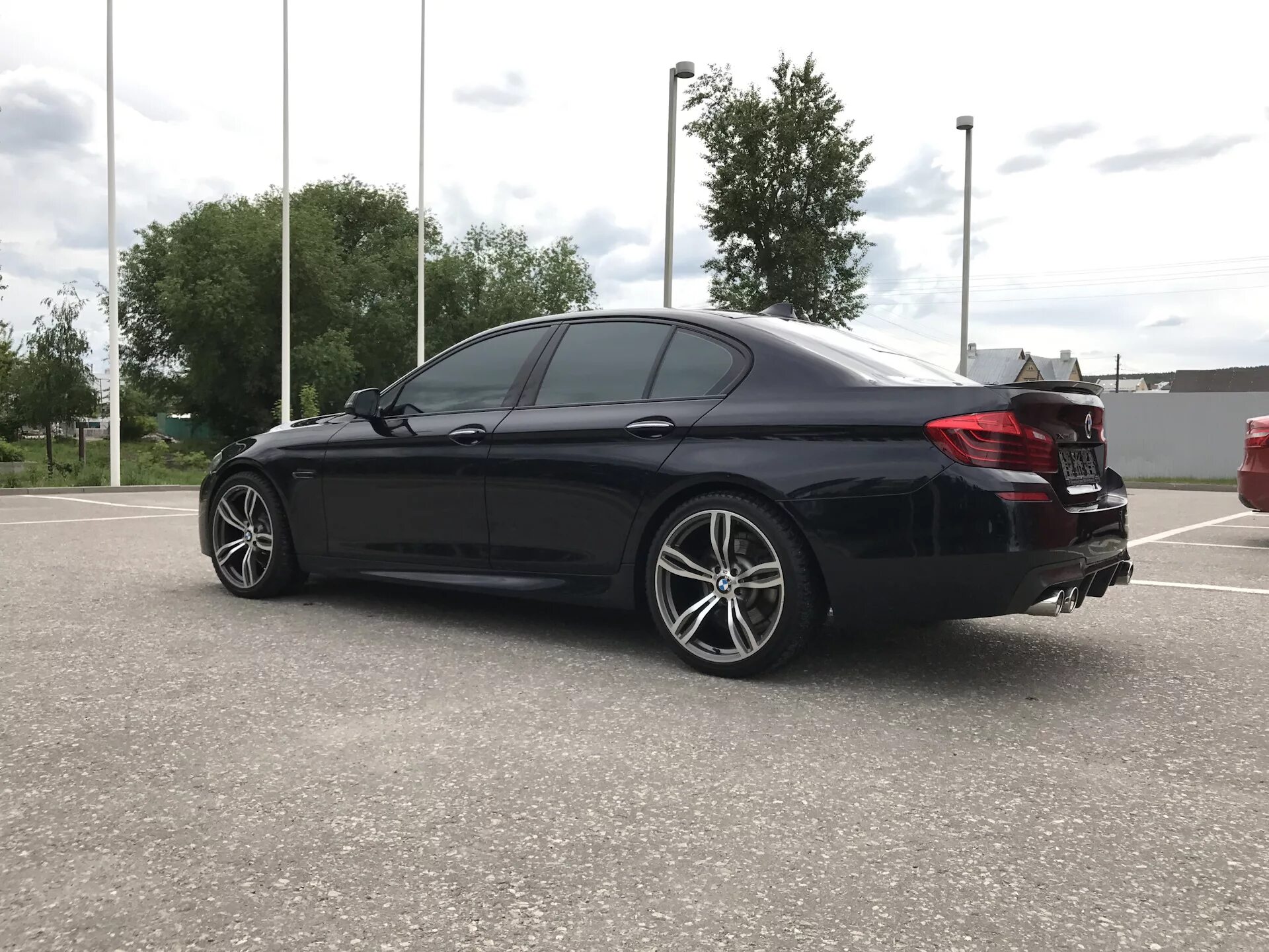 Bmw 528 f10. BMW f10 528 XDRIVE. BMW f10 530i черный. F10 528 XDRIVE.