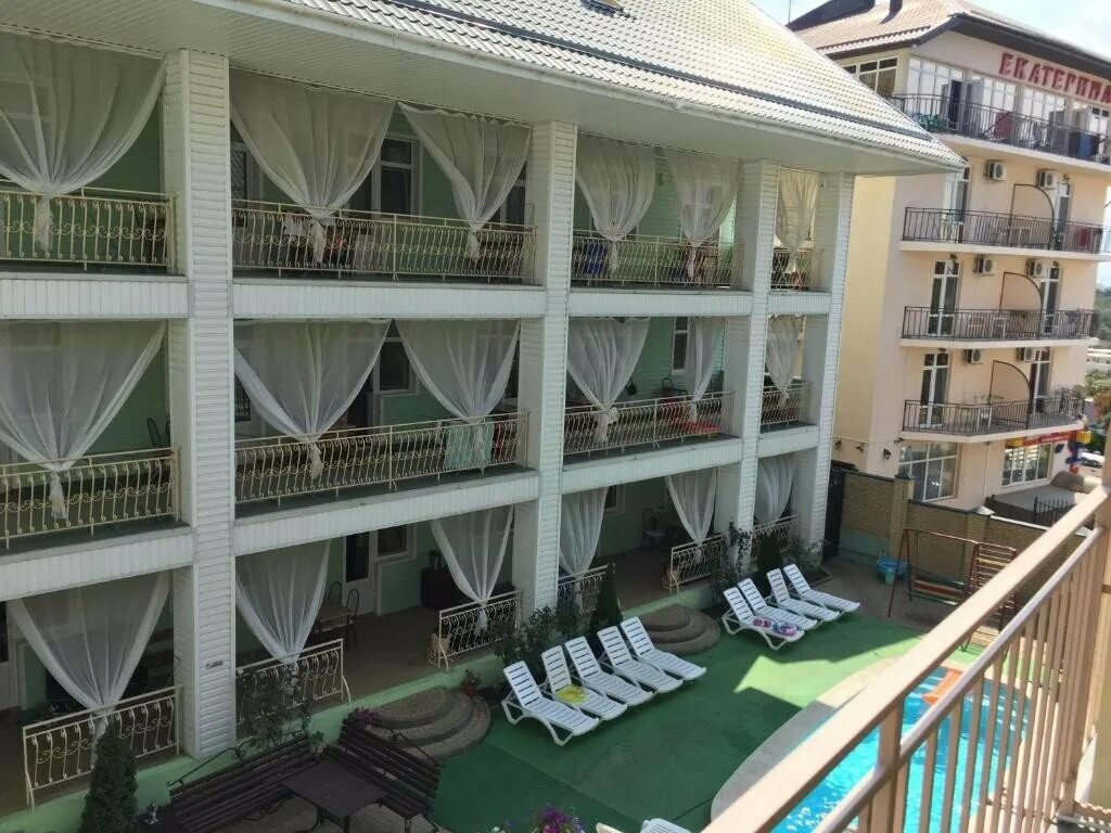 Дом анапский стиль. Гостевой дом ретро витязево. Витязево отель ретро фото. Ретро (витязево) ретро (витязево) гостиница. Анапа витязево гостиница ретро.