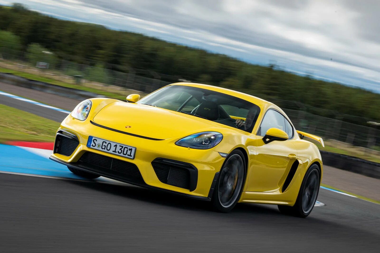 Порше 718 спайдер. Porsche cayman gt4 982. Porsche 718 cayman gt4 rs. Porsche cayman 982. Porsche 718 cayman gt4.