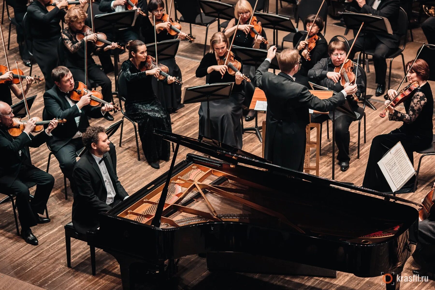 Чикагский филармонический оркестр. Orchestra 5. Прокофьев симфония 5. Симфонический оркестр бетховенский 19 века. Симфонический оркестр бетховен.