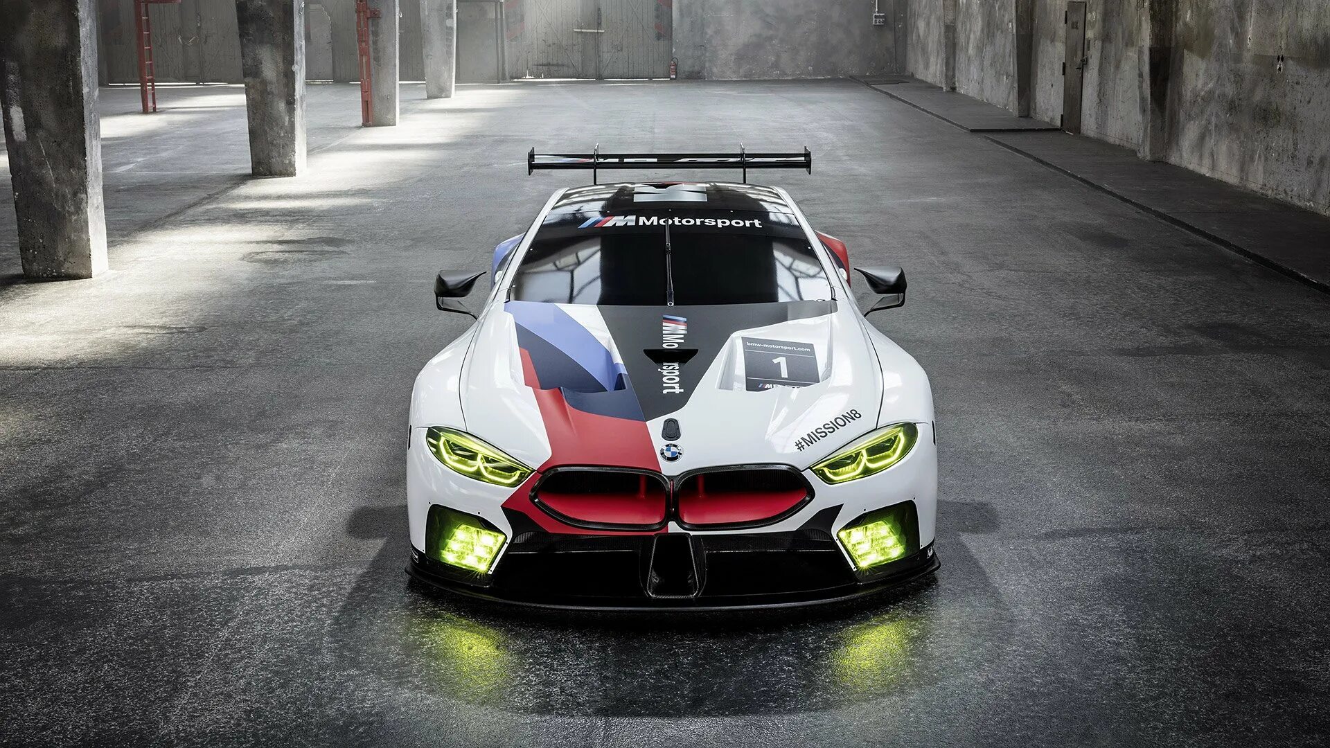 Самые крутые гоночные машины. BMW m8 GTE. BMW m8 GTE 2018. BMW m8 спортивная. BMW m8 GTE Motorsport.