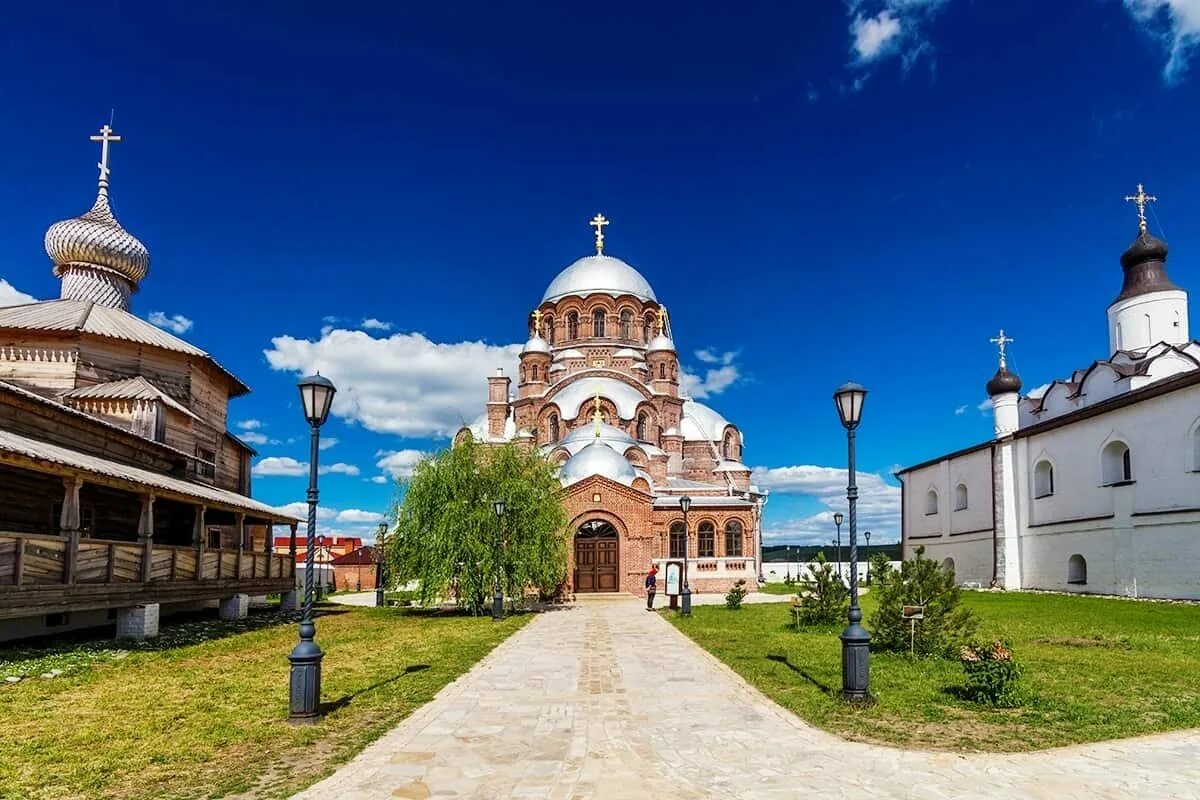 Остров свияжск экскурсии. Остров-град Свияжск в Казани. Музей-заповедник «остров-град Свияжск». Казань Раифа Свияжск. Остров Гранд-свиджск Казань.