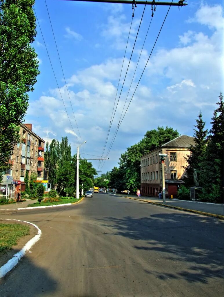 Кадиевка стаханов. Стахановская луганская область. Стаханов город города луганской. Стаханов город стелла. Луганск стаханов улица.
