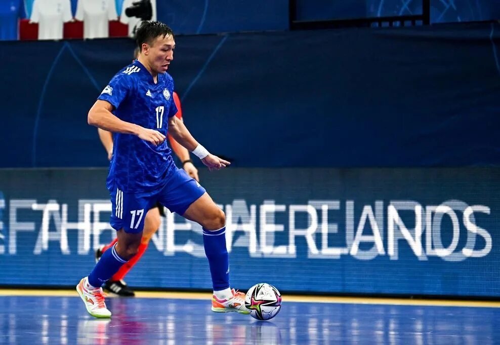 Узбекистан казахстан футбол. Сборная казахстана футзал. Оразов казахстан. Биржан оразов. Даурен нургожин футзал.