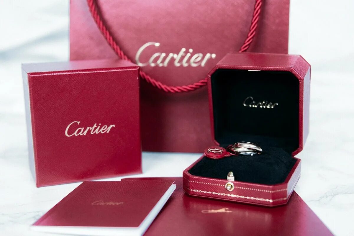 Cartier бренд. Cartier браслет женский тринити. Картье лейбл. Cartier спб. Cartier site.