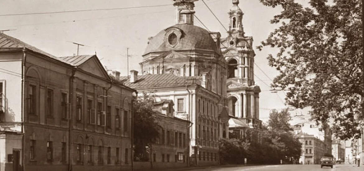 Ул Старая Басманная. Ул Басманная Москва. Москва ул.Старая Басманная д.26. Старая Басманная улица Москва фото.