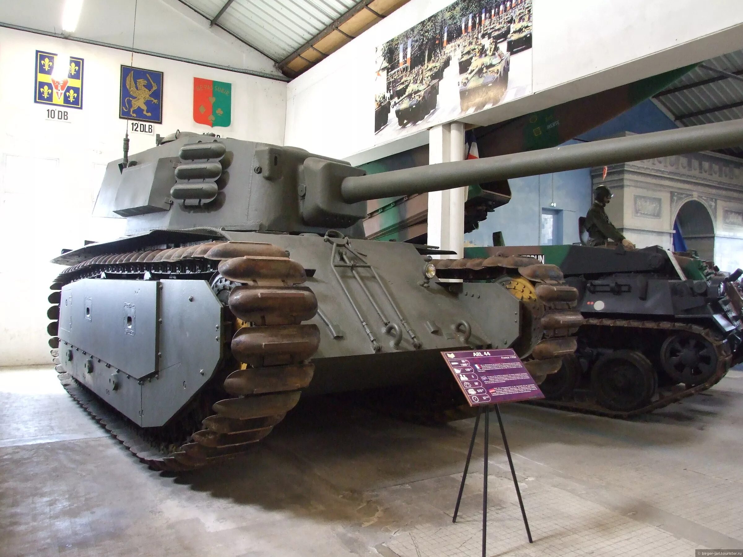 Arl 44. Арл 44 танк. Saumur Tank. ARL 44 фото.