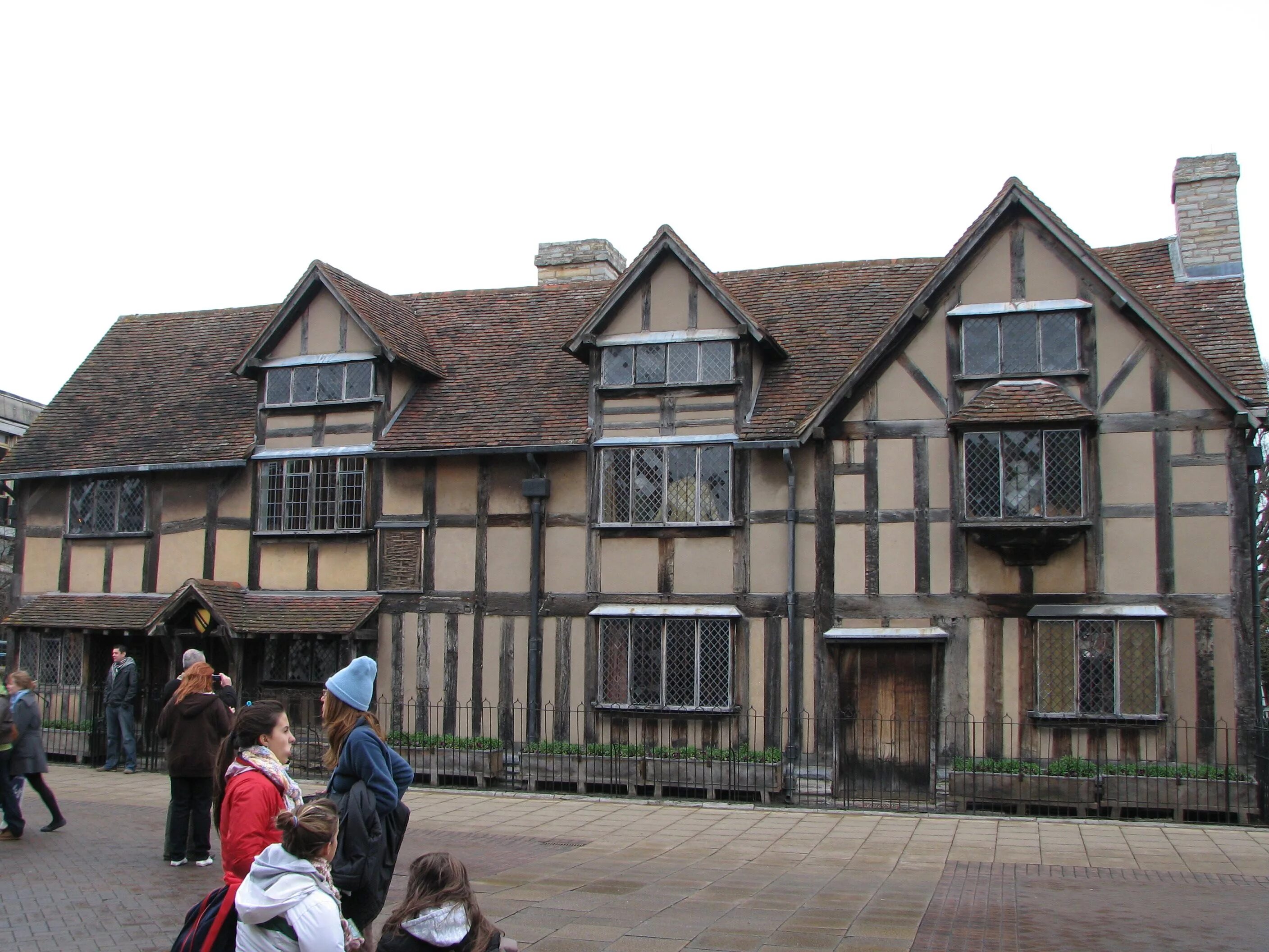Stratford on avon. Стратфорд-апон-эйвон Шекспир. Музей Шекспира в Стратфорд-на-Эйвоне. Хенли стрит дом рождения Шекспира. Stratford upon Avon.