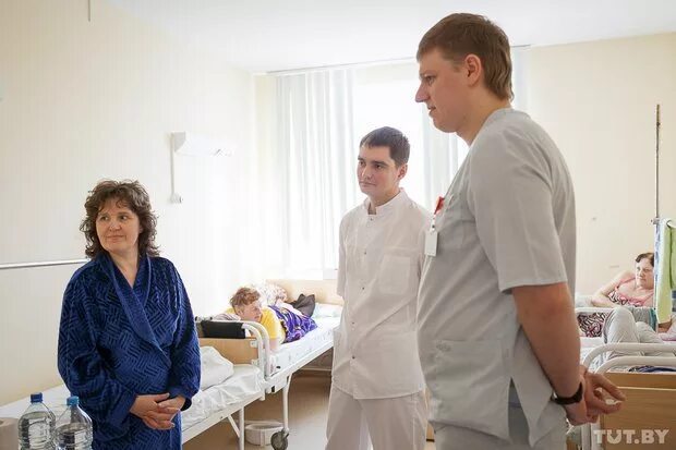 хвойнинская црб фото детского отделения. рабочее место медицинской сестры. график дежурства администраторов. молодые врачи в поликлинике. врач приемного отделения.