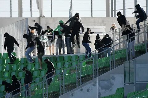 Почему остановили матч