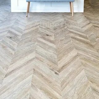 Кварц виниловый ламинат елочкой