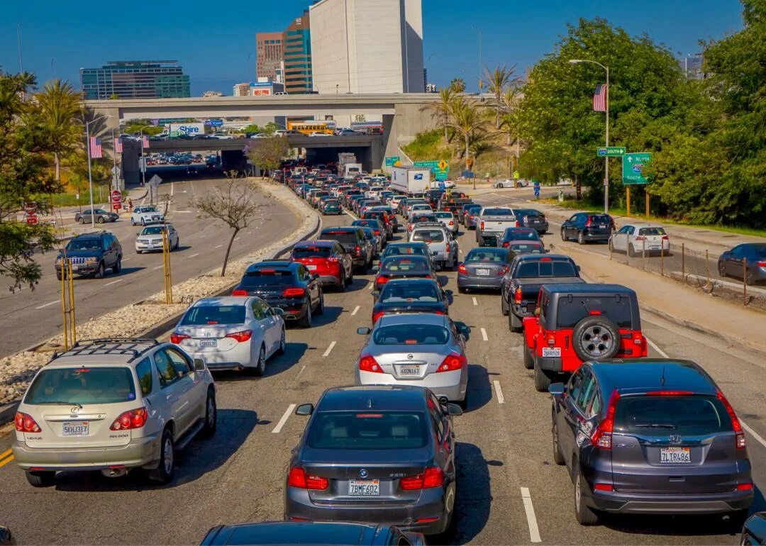 Where traffic. Лос Анджелес пробки. Лос Анджелес в час пик. Лос-Анджелес автомобильный транспорт. Автомобильные пробки в Лос Анджелесе.