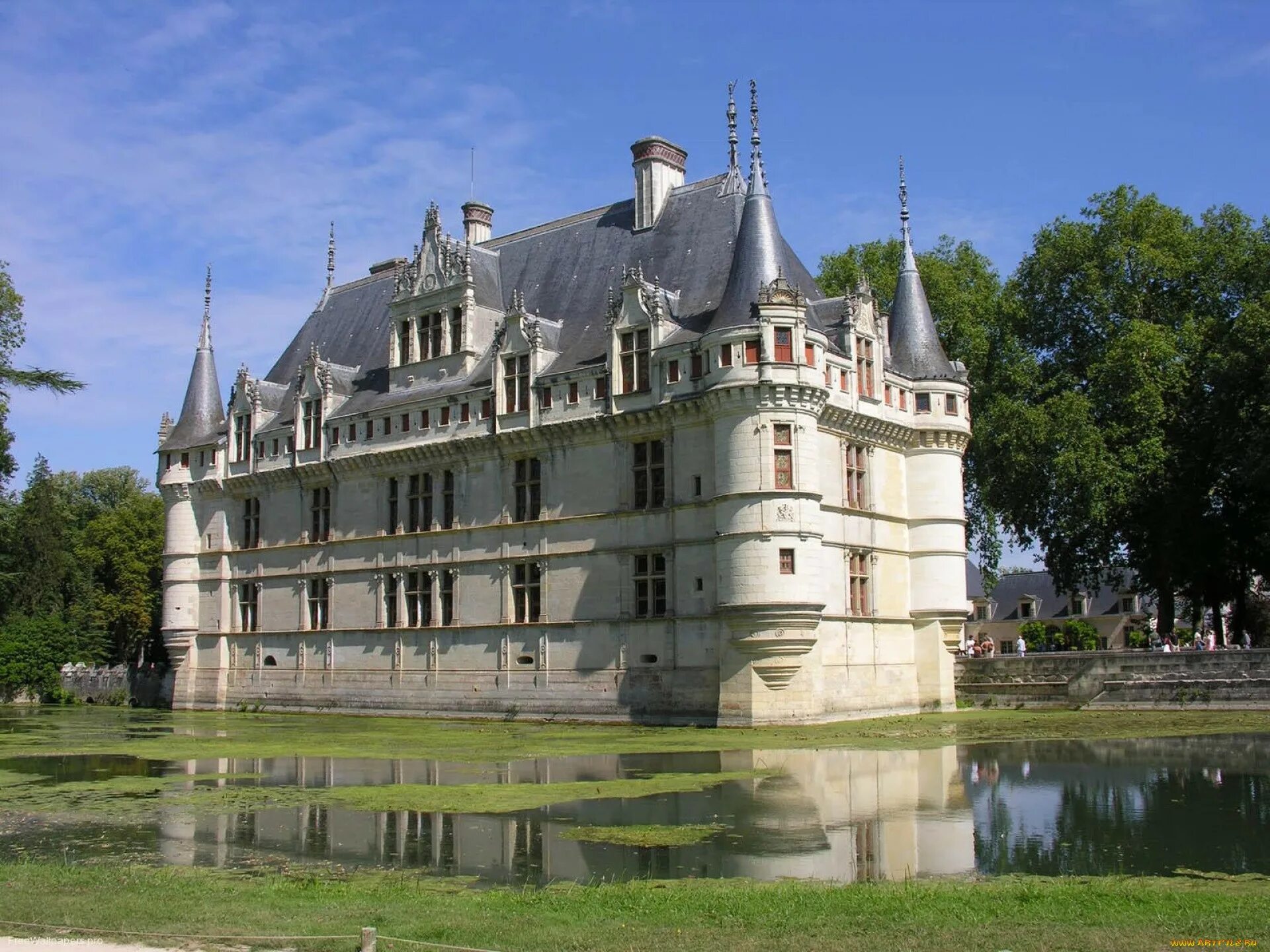 Дворец слез. Замок АЗЕ-Ле-Ридо. Замок Юссе Франция. Замок АЗЕ-Ле-Ридо в долине Луары (Франция). Долина Луары замок Юссе.