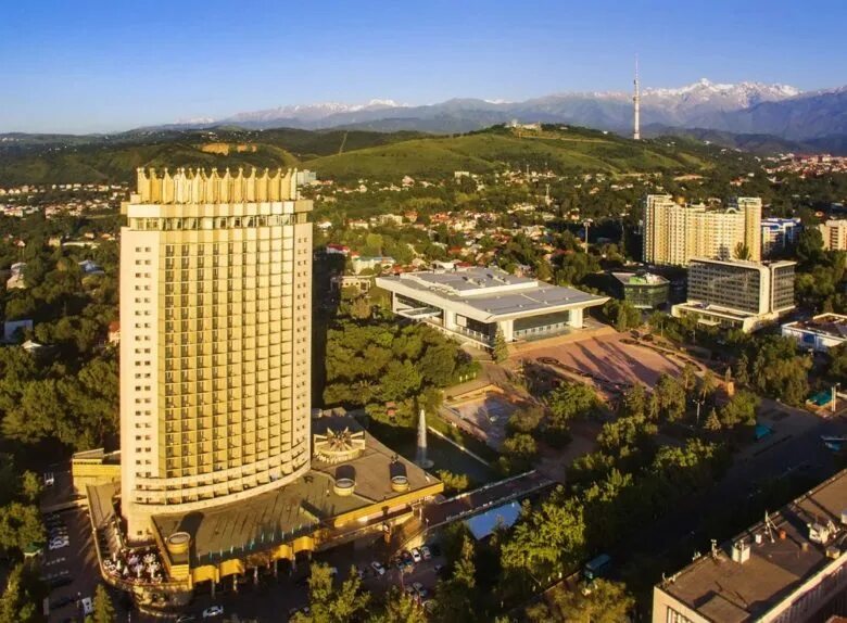 Almaty hotel. Алма-Ата гостиница Казахстан. Гостиница Казахстан в Алматы. Советская архитектура в Алма-Ате. Гостиница Алма-Ата в Алма-Ате.