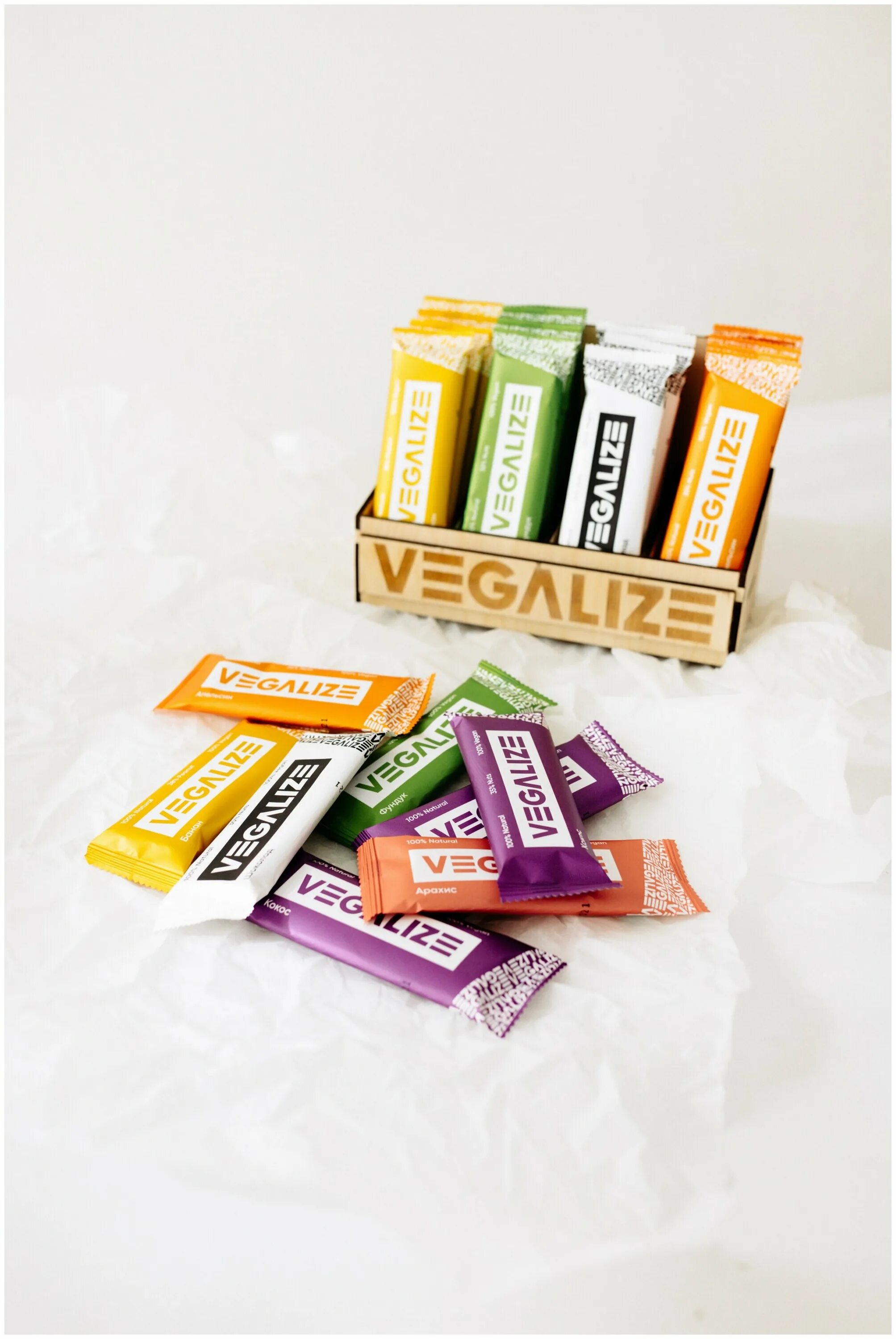 Ассорти батончиков. X bar батончики. Низкокалорийные батончики bombbar. Ассорти батончиков. Батончики бомбар ассорти.