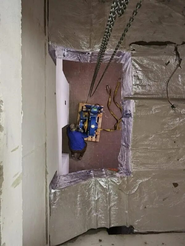 Березовый переулок 6 кириши. Новосибирск улица кошурникова 8. Нанесение разметки около офисного здания на улице. Ул. Разметка коронавирус.