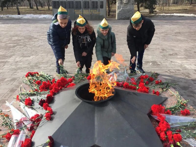 Герой гибнет. 12 Февраля освобождение города Шахты. Освобождение город Михайлов. Чтим память героев. Освобождение города Шахты от немецко-фашистских.