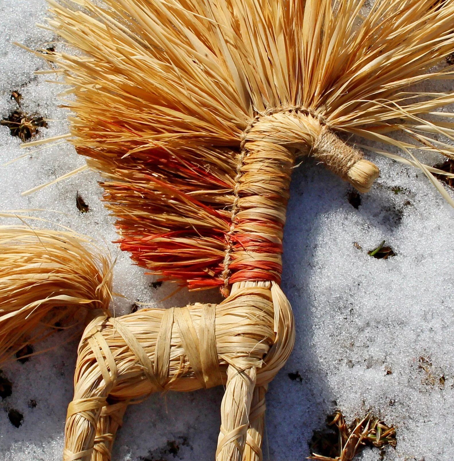 Древесный лык. Мочальное лыко. Изделия из мочала. Лыко для лаптей. Удмуртская игровая кукла из соломы «стригушка»;.