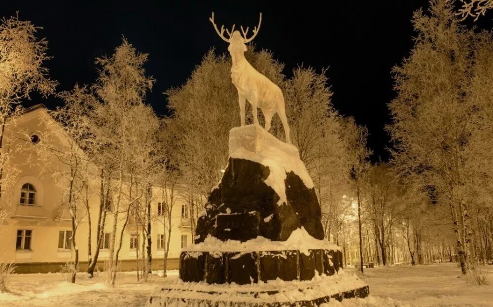 Оленегорск сейчас. Оленегорск (Мурманская область). Оленегорск Мурманская область олень. Оленегорск памятник оленю. Оленегорск (Мурманская область) города Мурманской области.