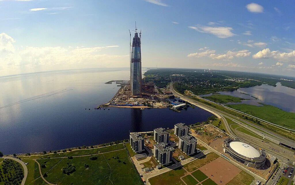 Высота лахта центра. Охта небоскреб Санкт-Петербург. Приморский район Лахта центр. Финский залив в Санкт-Петербурге башня. Комплекс Лахта центр в Санкт-Петербурге.