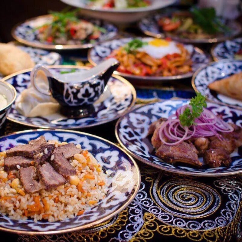 Узбекистан Чайхона кухня. Чайхона Самарканд узбекская кухня. Чайхана пиала. Ташкент Миллий таомлари
