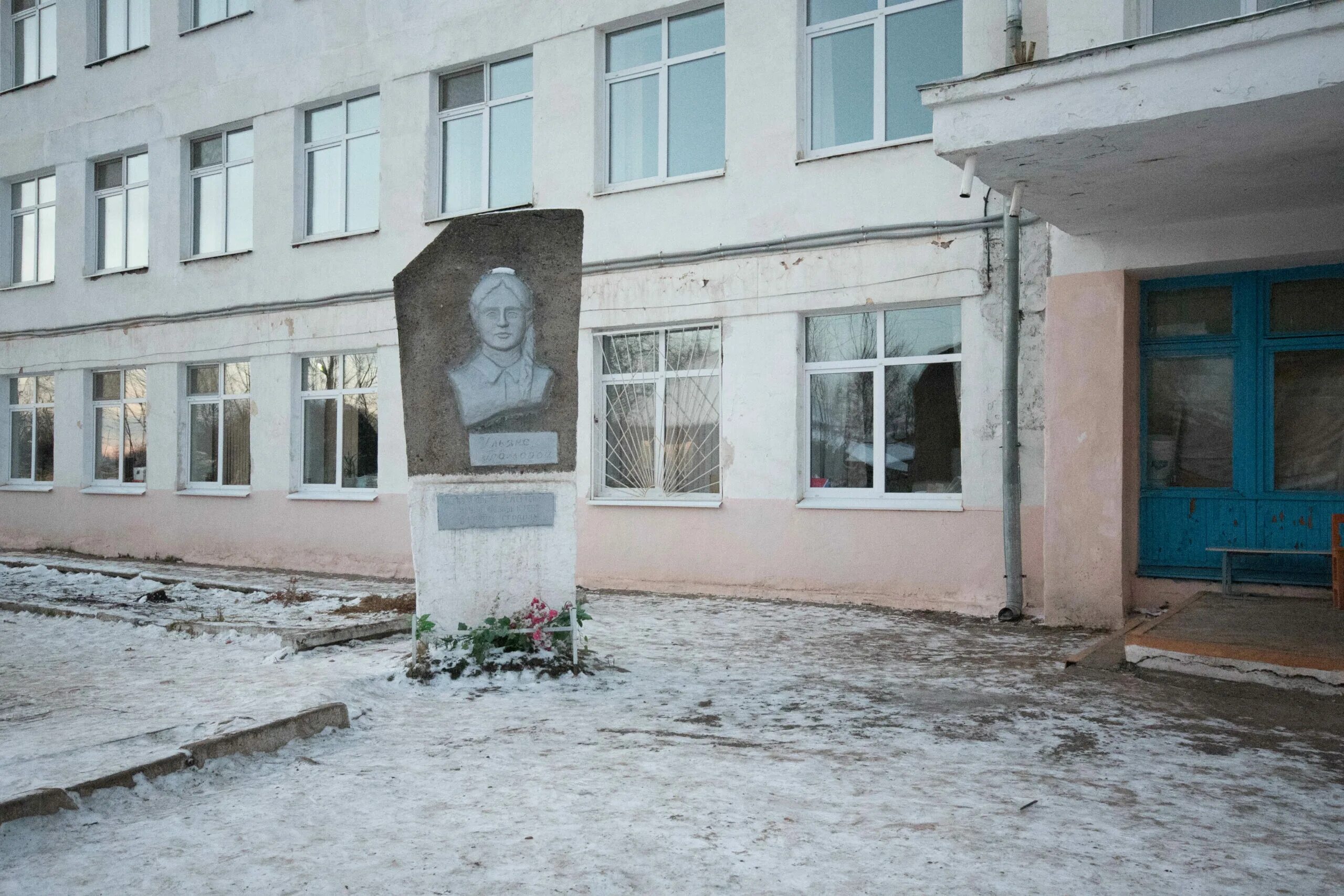Памятники верещагино пермский край. Достопримечательности города верещагино. Памятник верещагину в верещагино. Памятники верещагино пермский край. Верещагино пермский край школа 1.