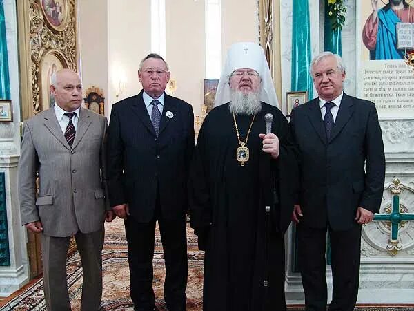 верхняя церковь. свято-ильинский кафедральный собор россошь иконы. приход святого луки воронеж. храм россошь расписание. свято-ильинский кафедральный собор россошь иконы.