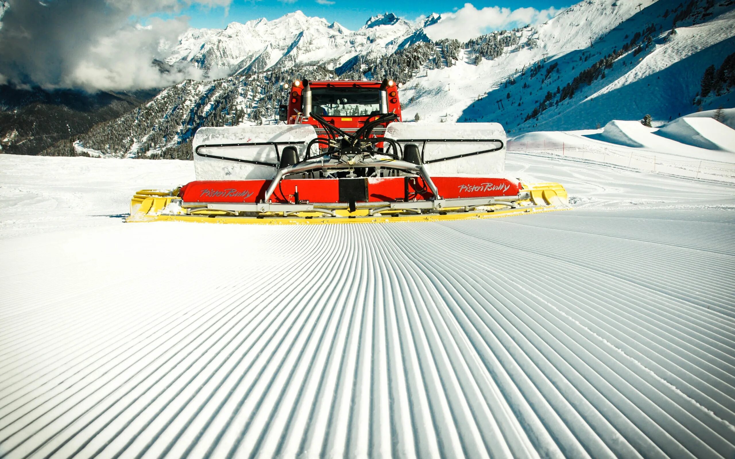 Ратрак prinoth leitwolf. Ратрак это. Ратрак snow rabbit 3. Ратрак пистен булли. Ратрак pistenbully.