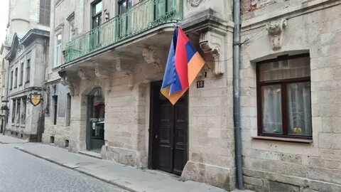 Сколько посольства в армении