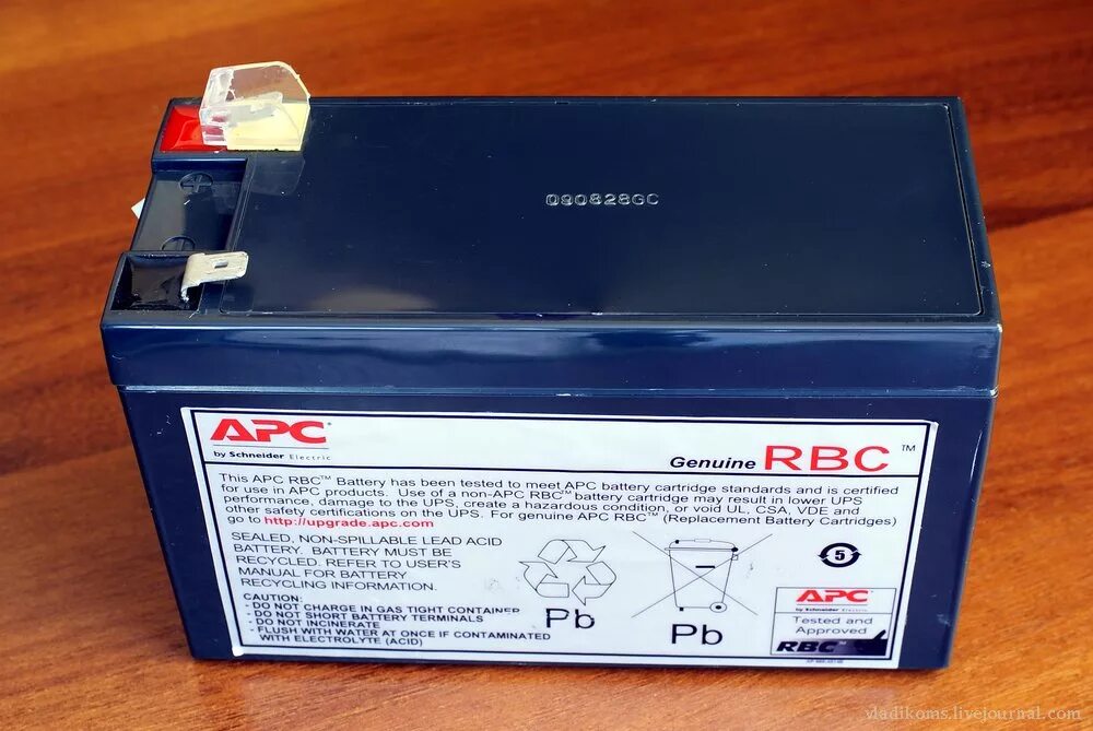 Has battery. APC rbc17. Аккумуляторная батарея APC rbc17. Аккумулятор для ИБП APC rbc17. ИБП «АРС rbc17».