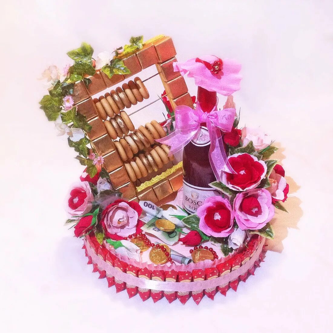 сладкий букет. подарок из конфет своими руками женщине. подарок из конфет своими руками женщине. необычные сладкие букеты. торт из конфет.