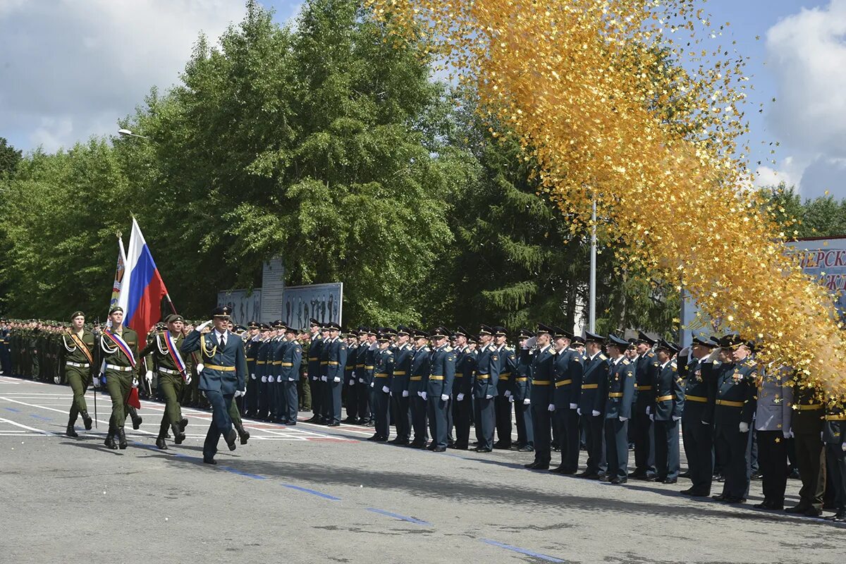 Высшее военное командно инженерное училище. Тюменский военный институт инженерных войск. Тюменское высшее командное училище. Высшее военное училище Тюмень. ТВВИКУ Тюменское высшее командное училище имени Прошлякова.