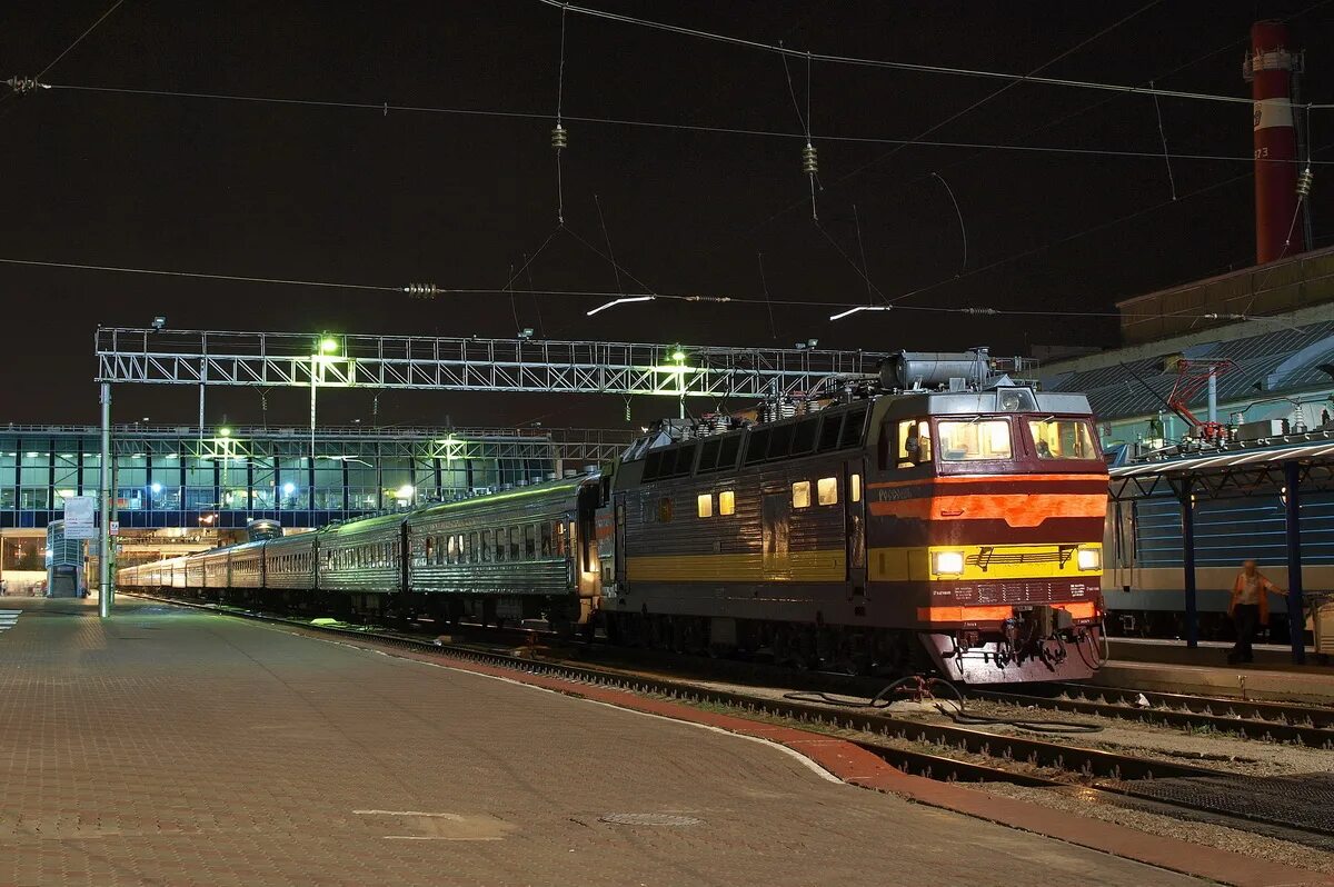 вокзал жд. ленинградский вокзал платформы электричек. ржд белорусский вокзал. курский вокзал москва перрон. где поезд вокзал.