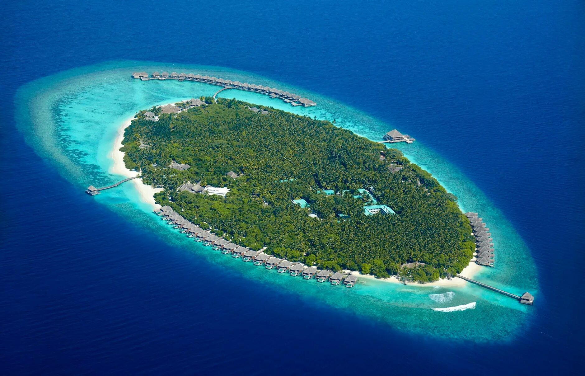 Маленький остров страны. Баа Атолл Мальдивы. Dusit Thani Maldives 5 Мальдивы. Мальдивы остров Баа Атолл. Каафу Атолл Мальдивы.