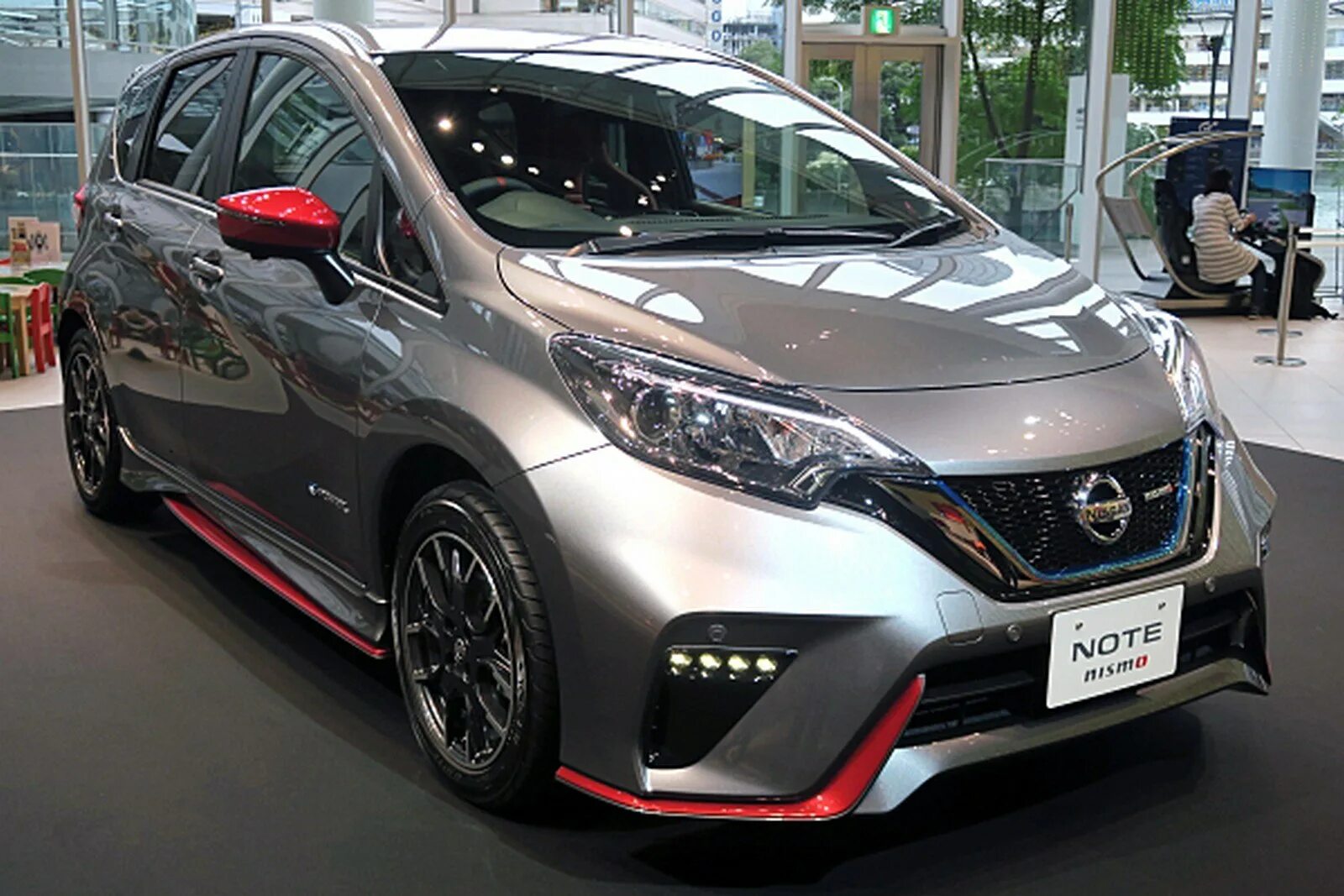 Ниссан ноут e power. Nissan Note e-Power 2017. Nissan Note e-Power Nismo. Nissan Note e Power Nismo 2017. Nissan Note e-Power Nismo 2021.