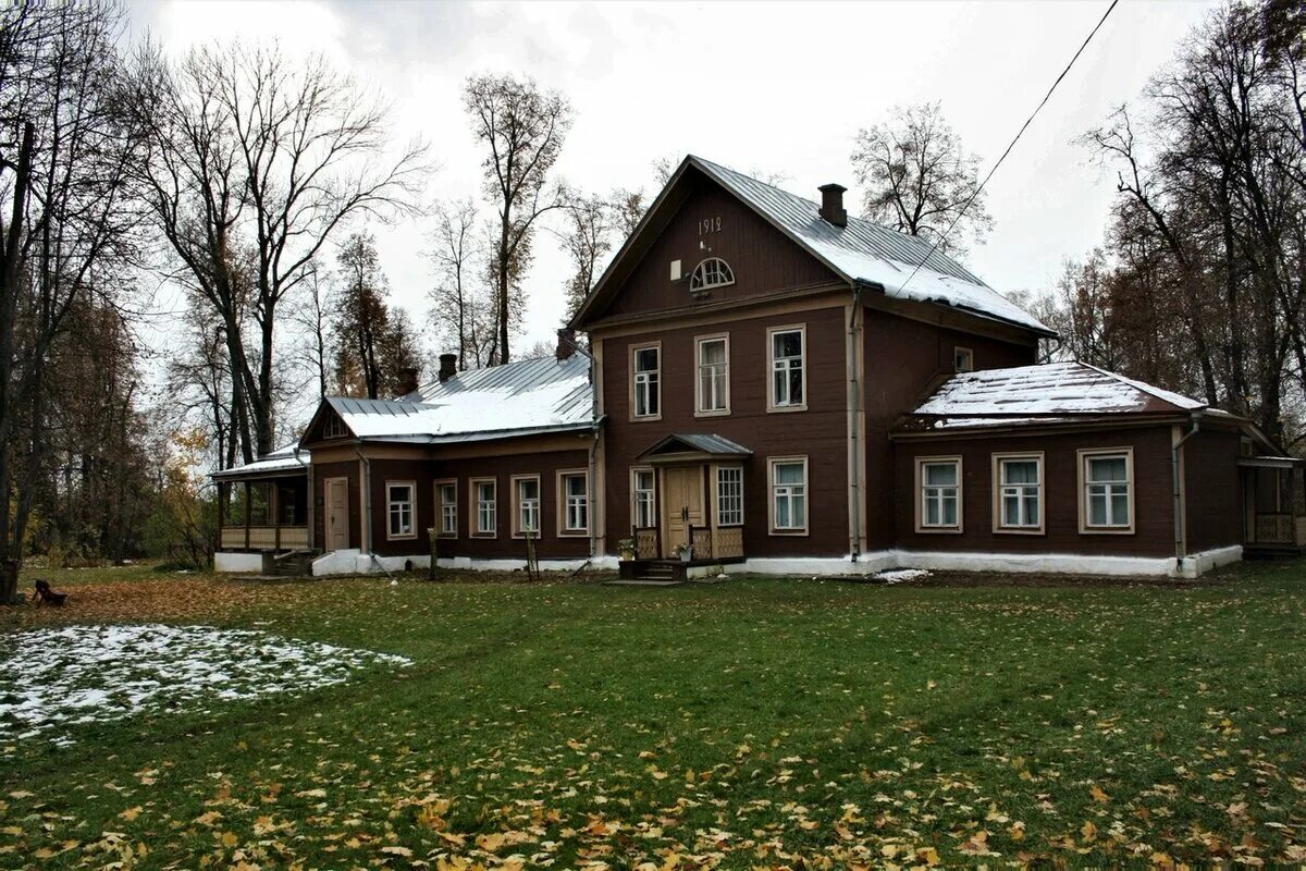 Купить бывшую усадьбу. Усадьба Жуковского в Орехово. Жуковский Дворянская усадьба. Имение Жуковского Конашево.