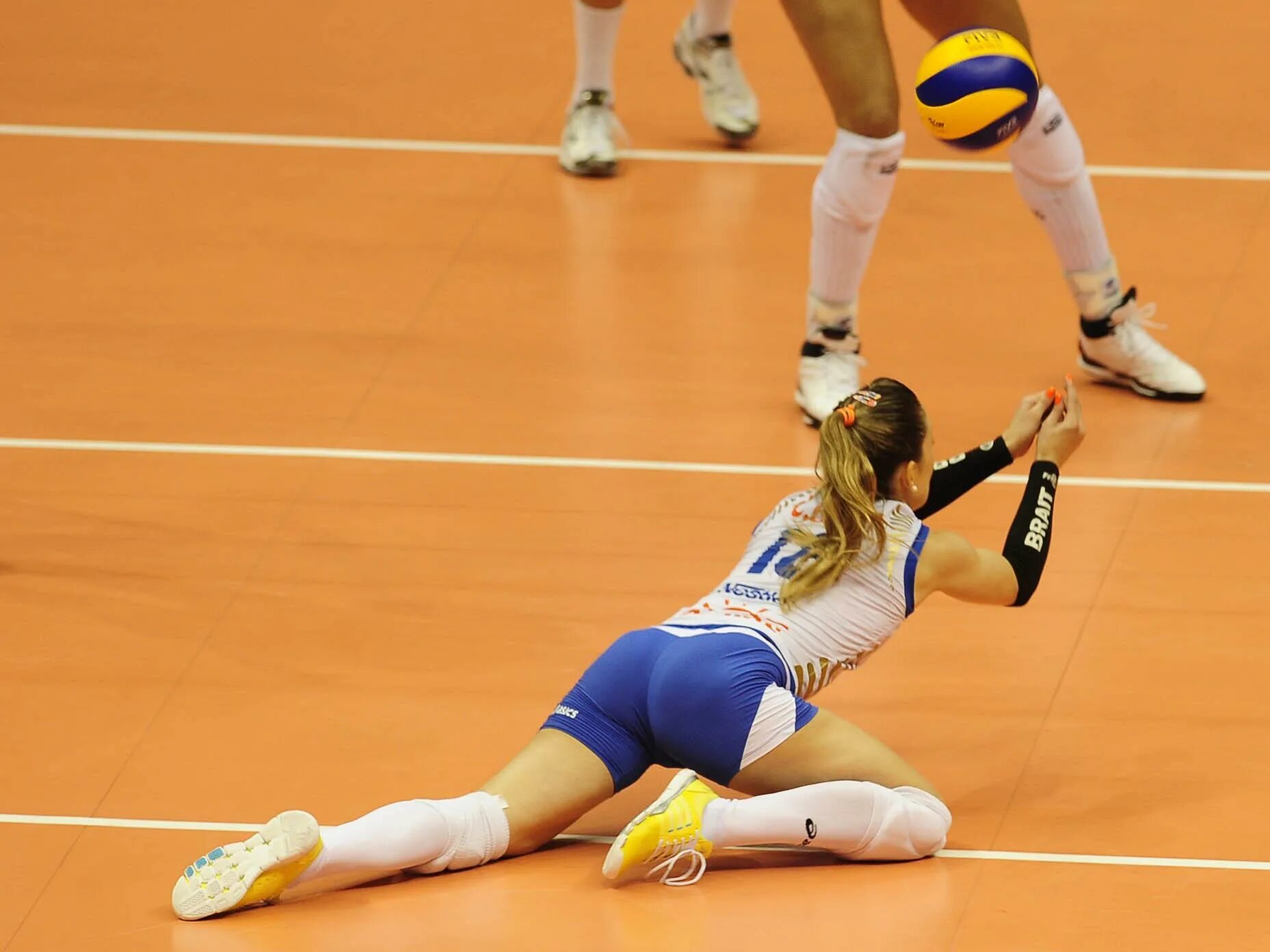 Камила Брайт волейболистка. Волейболистка Гамова баскетбол. Volleyball player