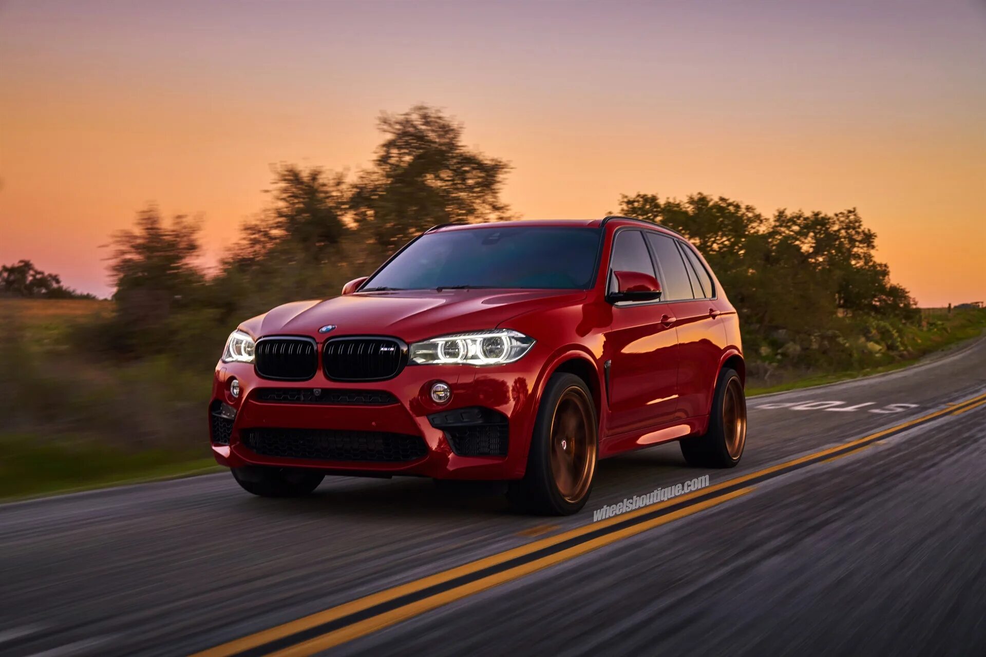 Bmw x5 цвета. BMW x5m f85. BMW x5m 2021. BMW x5m красный. BMW x5m 2017.