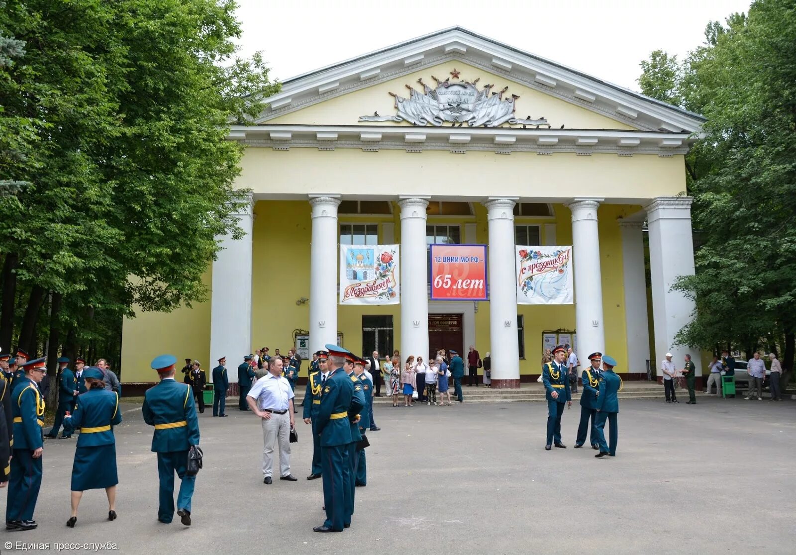 Дом офицеров сергиев посад. 12 цнии минобороны сергиев посад. 12 институт министерства обороны сергиев посад. 48 цнии министерства обороны рф. гарнизонный дом офицеров сергиев посад.