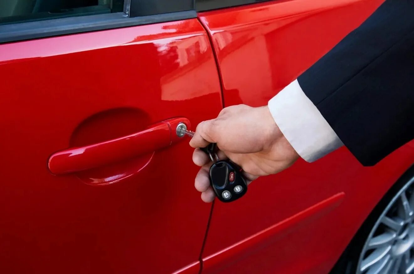 Keyed my car. Вскрытие замков автомобиля. Аварийное вскрытие автомобиля. Дверь автомобиля. Ключи для машины.