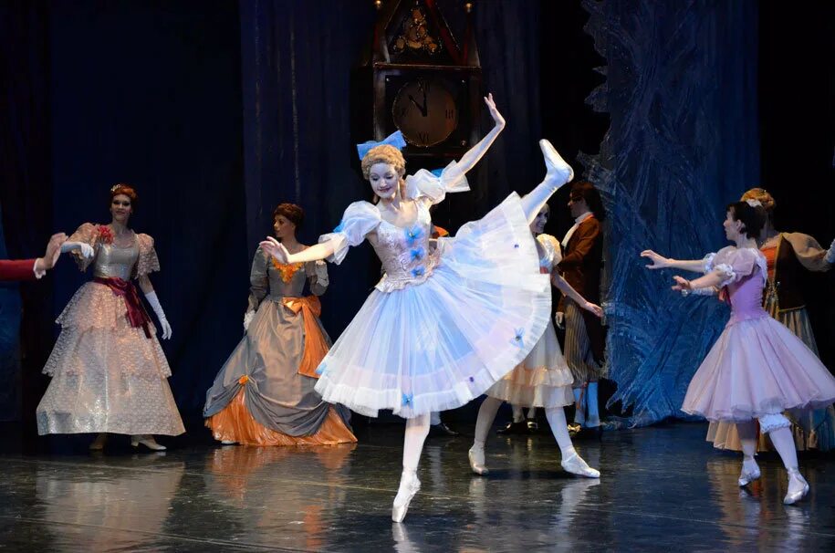 щелкунчик театр оперы и балета екатеринбург. чайковский щелкунчик новат. щелкунчик балет клара. театр оперы и балета нижний новгород щелкунчик. оперный театр нижний щелкунчик.