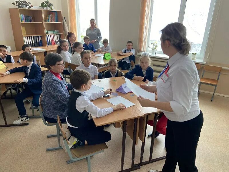 Школа 1 ноглики. Мбоу сош 1 ноглики. Мбоу сош 1 ноглики. Школа № 1 пгт. Школа № 1 пгт.