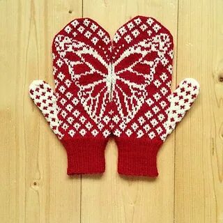 Вязанные бабушкой варежки