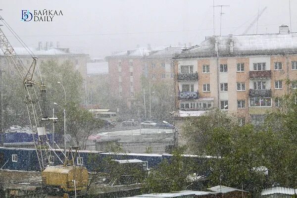 Снег в Улан Удэ сегодня. Снег летом в Улан-Удэ. Улан Удэ выпал снег летом. Снег Улан Удэ ноября.