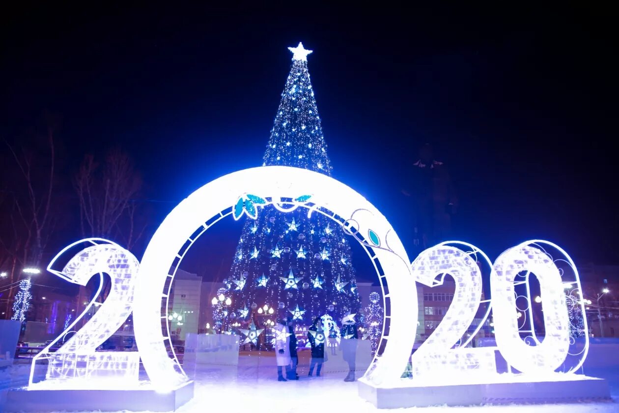 222 южно сахалинск. Расписание автобуса 222 южно сахалинск. Парк горького южно-сахалинск зимой. Золотой теленок сахалин. Мясной магазин в октябрьском город южно сахалинск.