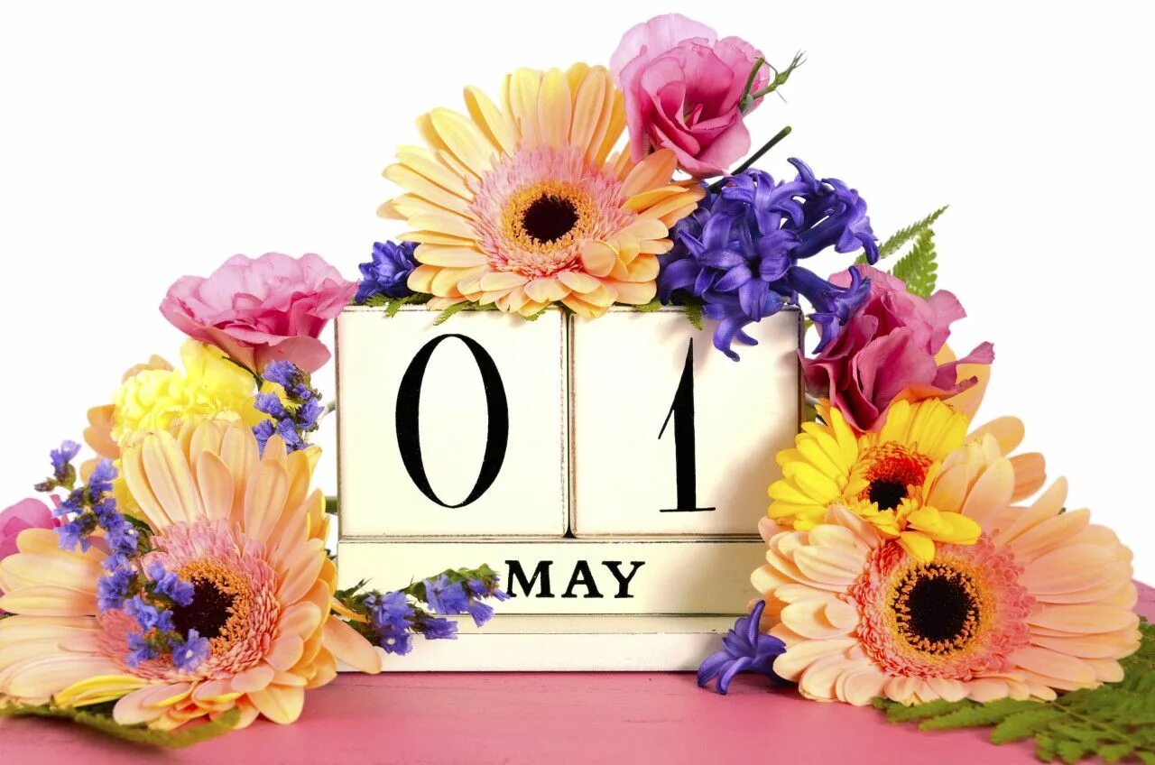 Happy may day. 1 Мая. 1 Мая праздник на английском. Открытки с 1 мая на английском языке. 1 Мая цветы.