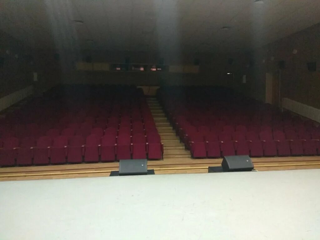 Киноконцертный зал раздан. Чалтырь кинотеатр раздан. Чалтырь кинотеатр раздан. Раздан торговый центр. Чалтырь кинотеатр раздан.