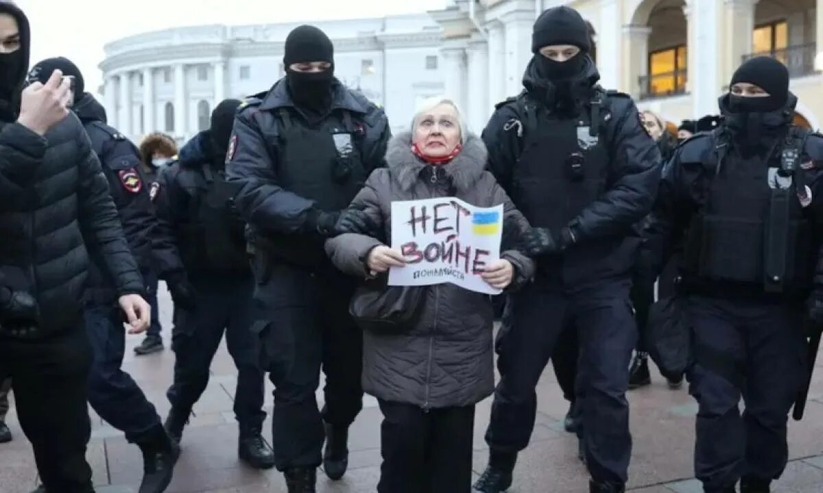 Антивоенные протесты в Украине. Протесты в Москве против войны с Украиной. Митинги в России. Митинги в России 2022.