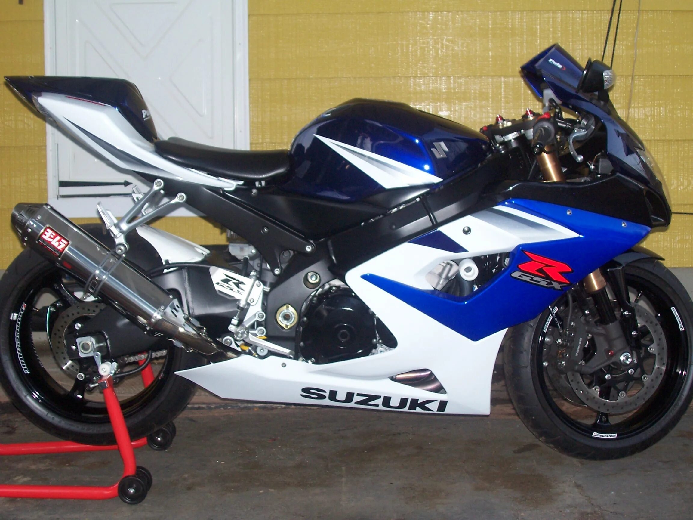 Куплю suzuki gsx r. Suzuki GSX-R 1000 k6. Suzuki GSXR 1000 2005. Сузуки GSXR 1000 k6. Suzuki GSXR 1000 k5.